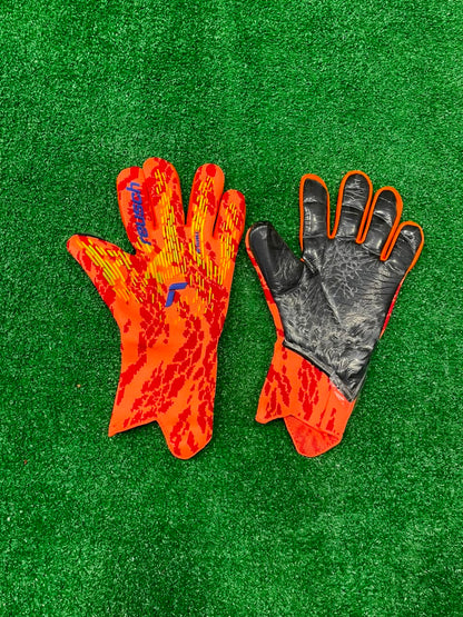 Goalkeeper gloves
